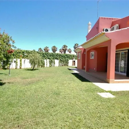 Vila Mikael - Free Wi-fi - Aircon - Private Pool By Bedzy