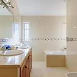 Mikael - Free Wi-fi - Aircon - Private Pool By Bedzy Vila Albufeira