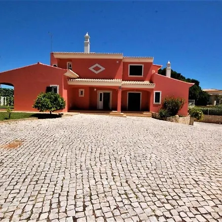 Mikael - Free Wi-fi - Aircon - Private Pool By Bedzy *