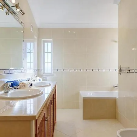 Mikael - Free Wi-fi - Aircon - Private Pool By Bedzy Villa Albufeira